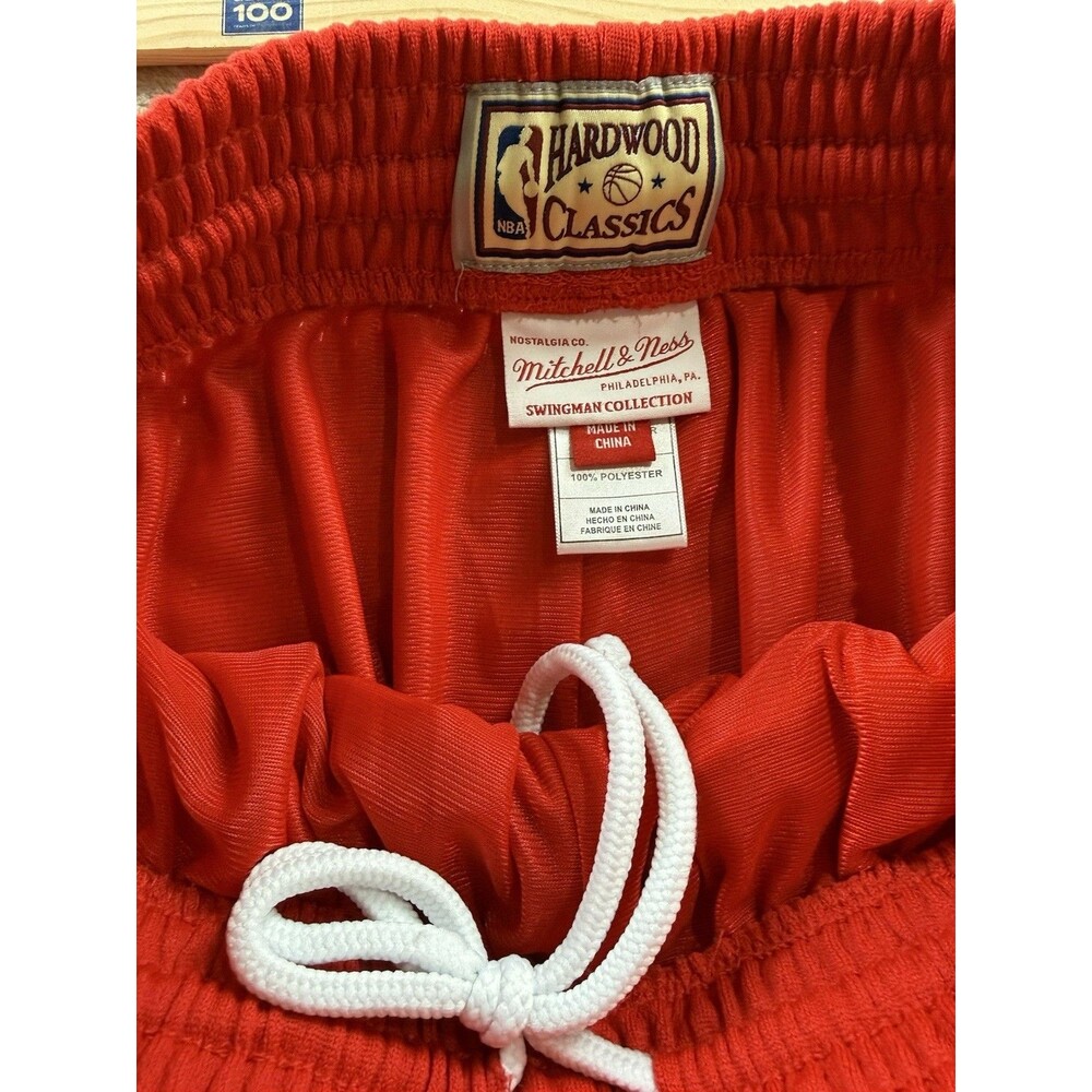 Chicago Bulls Men’s Medium Mitchell & Ness Hardwood Classics Shorts Red Swingman - Picture 5 of 9